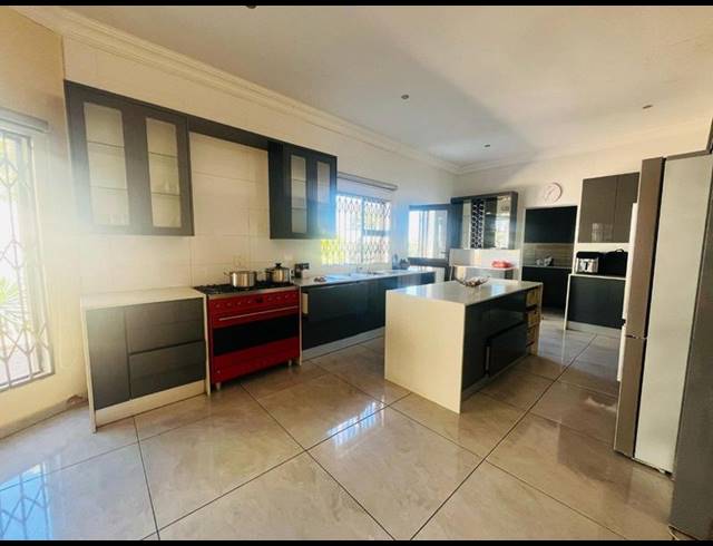 5 BEDROOM HOUSE FOR SALE IN THE REEDS